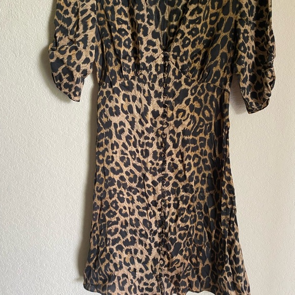 ASO TV Eve Wearing AllSaints Kota Leppo Leopard Print Old Money Mini Dress Sz XS - Picture 3 of 15